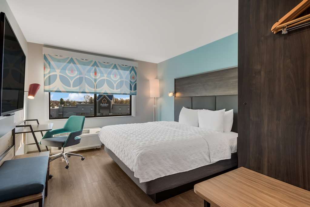 Tru by Hilton Greensboro